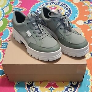 UGG Women's Ashton Hybrid Olive/Artichoke Green Sneaker/Boot. Like New! Size 11